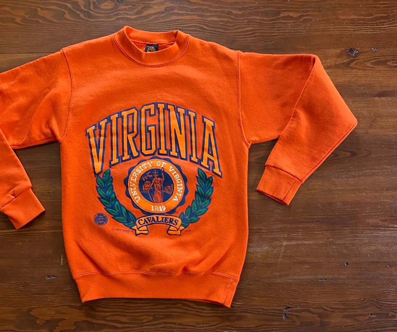 Vintage Style ‘88 Virginia Cavaliers T-Shirt Sweatshirt Hoodie American Football Gifts Lover