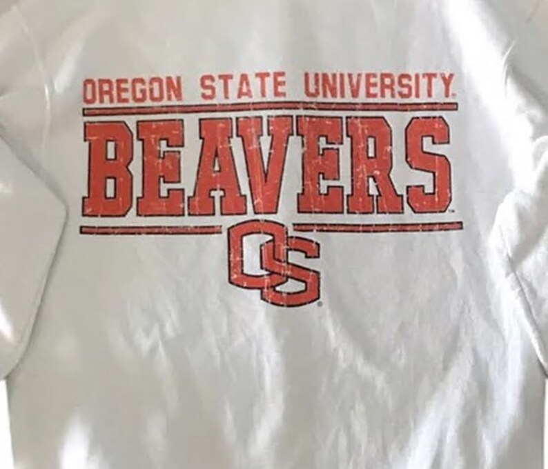 Vintage Style 90S Beavers Oregon State University Sweatshirt, Oregon State Sweatshirt, Gift For Her - Image 2