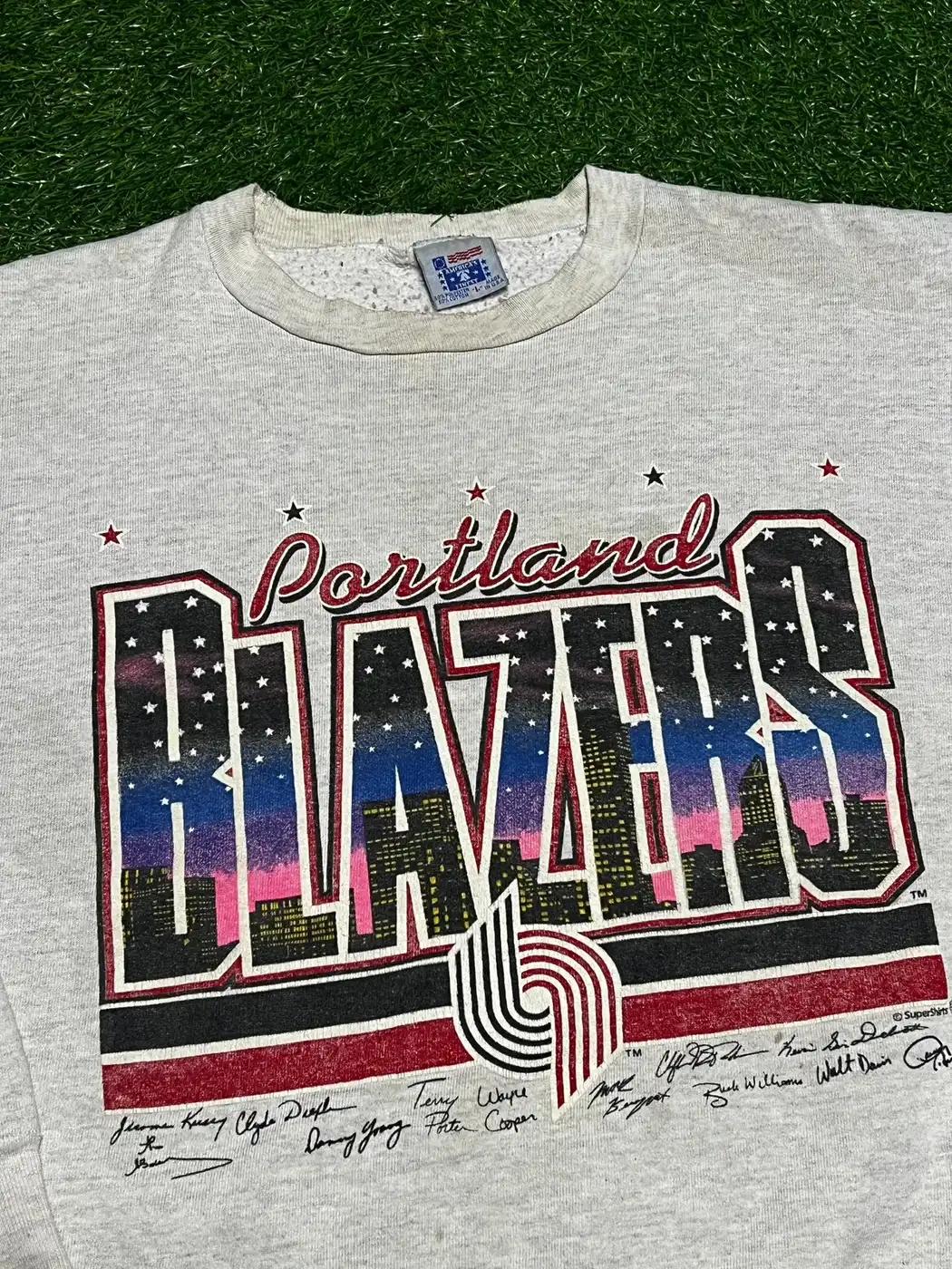 Vintage Style 90S Blazers Skyline Crewneck Bna T-Shirt, Hoodie, Sweatshirt Gifts For Fans - Image 2