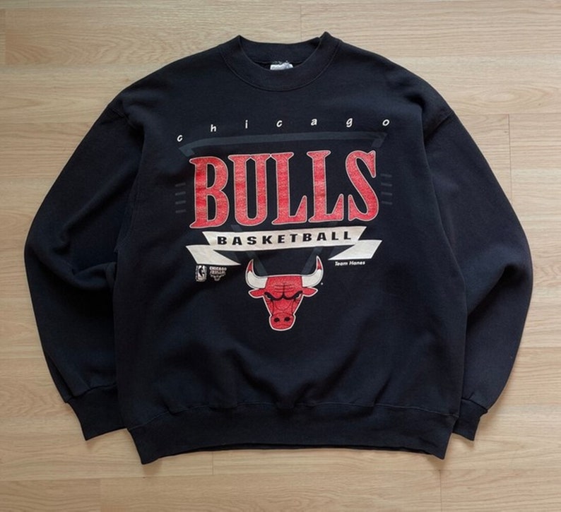 Vintage Style 90S Chicago Bulls Basketball Crewneck Sweatshirt Perfect Gift For Him Or Her, Chicago Bulls Shirt - Image 2