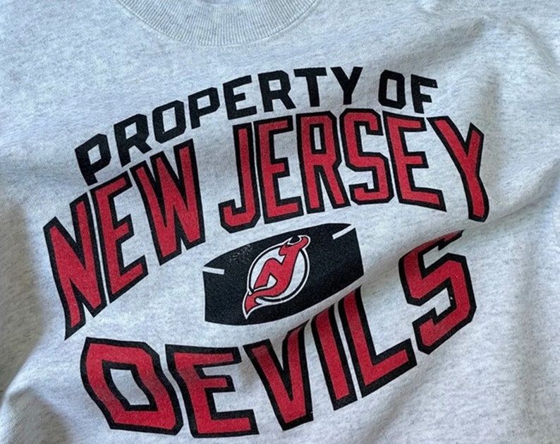Vintage Style 90S New Jersey Devils Crewneck Sweatshirt, New Jersey Devils Shirt, New Jersey Devils Hoodie - Image 2