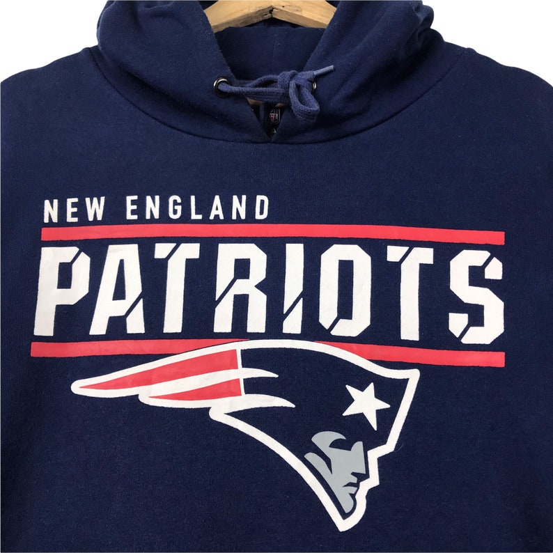 Vintage Style 90’S Nfl New England Patriots Pullover Hoodie, Nfl New England Patriots Sweater Pullover, Hoodie - Image 2