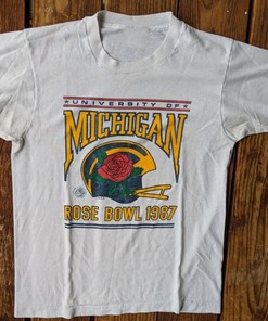 Vintage Style 90S University Of Michigan Wolverines Football T-Shirt, Vintage Style 90S Shirt, Michigan Wolverines Shirt