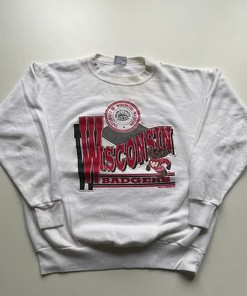 Vintage Style 90S University Of Wisconsin Badgers Ncaa Sweatshirt Hoodie Football Game Day T-Shirt Lover
