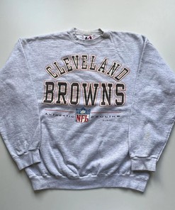Vintage Style 90s Cleveland Browns NFL Football Graphic Sweatshirt T-shirt Ideal Gift for NFL Fans