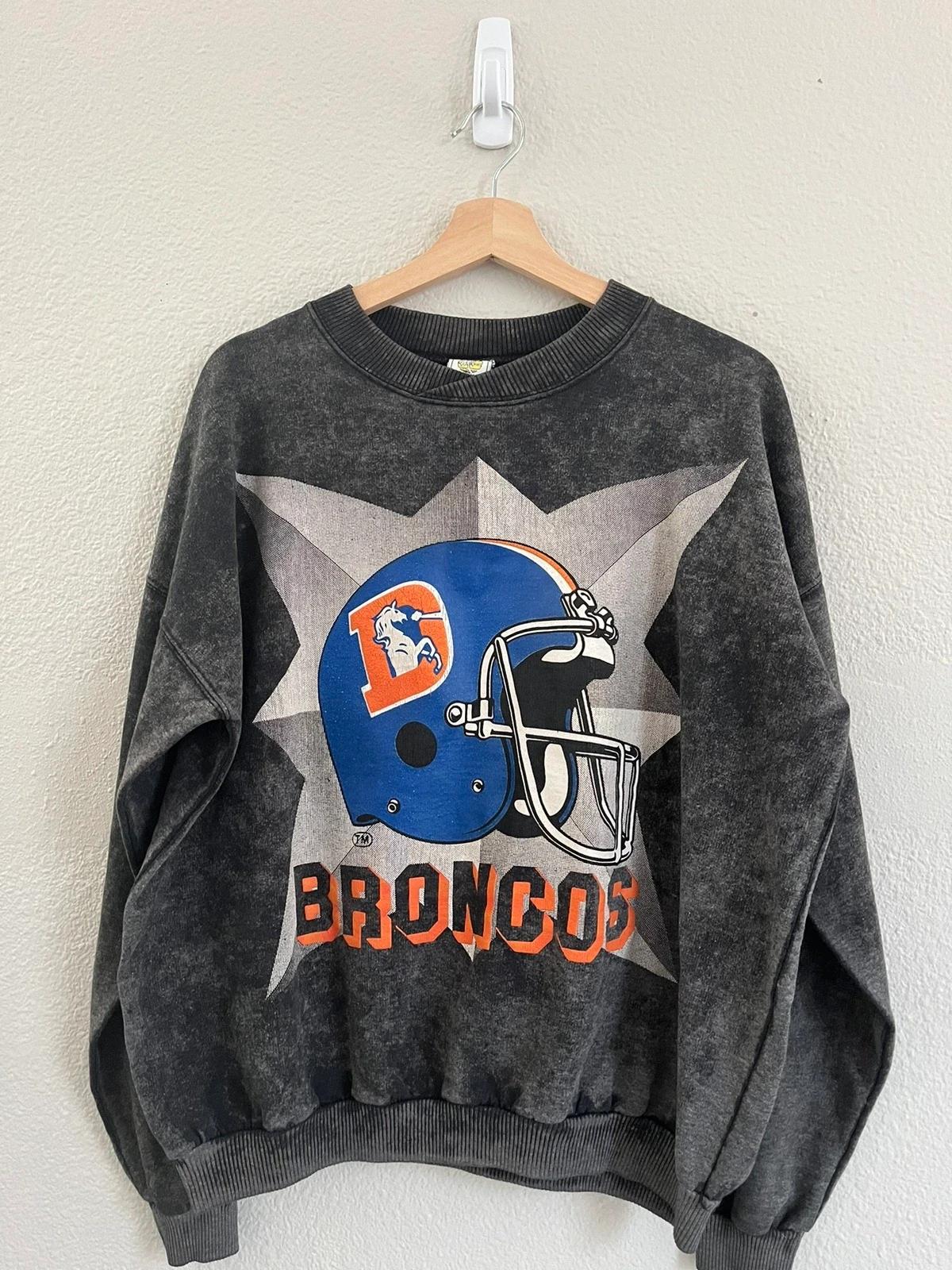 Vintage Style 90’s NFL Denver Broncos Sweatshirt T-shirt Ideal Gift for NFL Fans