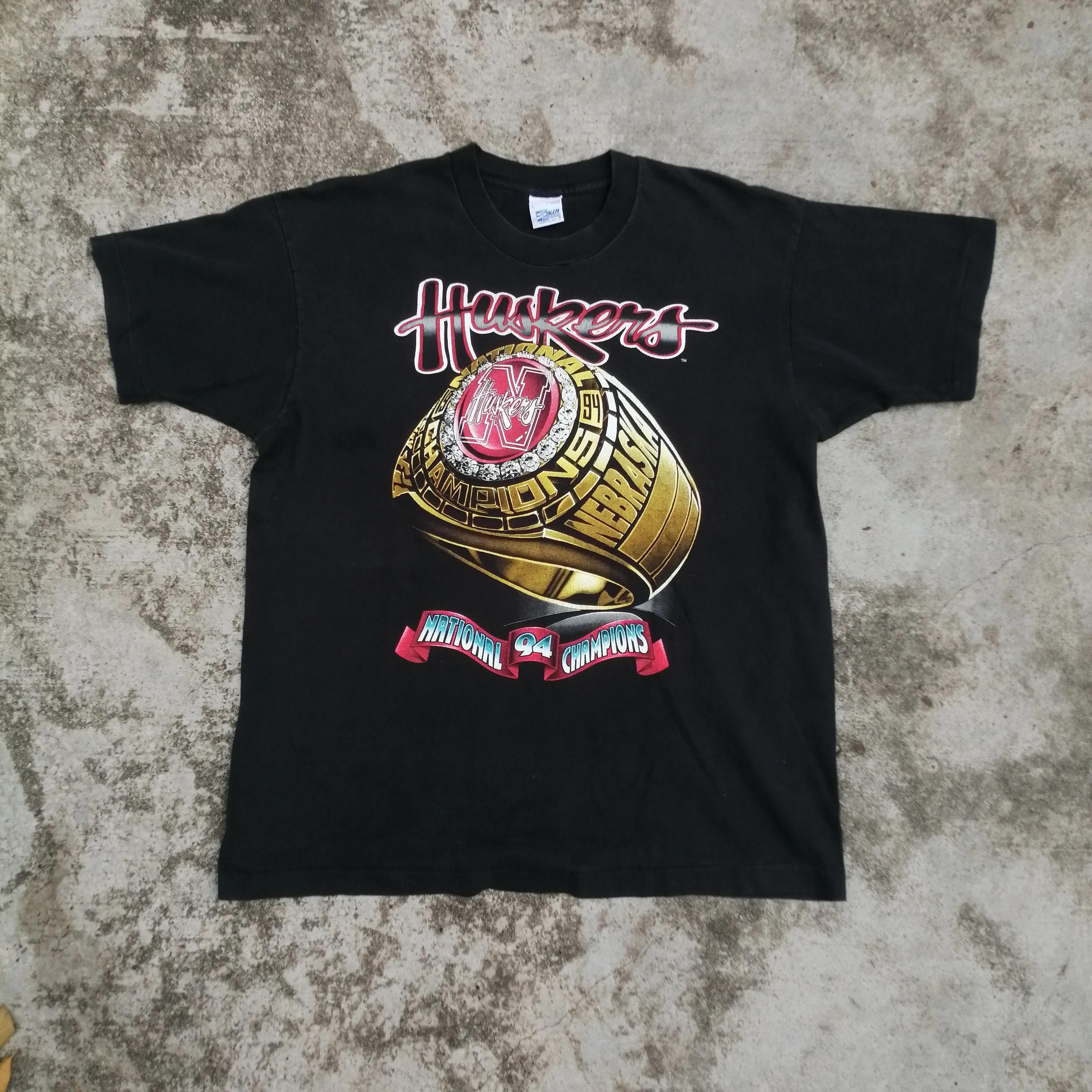Vintage Style 90s NFL Nebraska Huskers Sweatshirt T-shirt Ideal Gift for NFL Fans