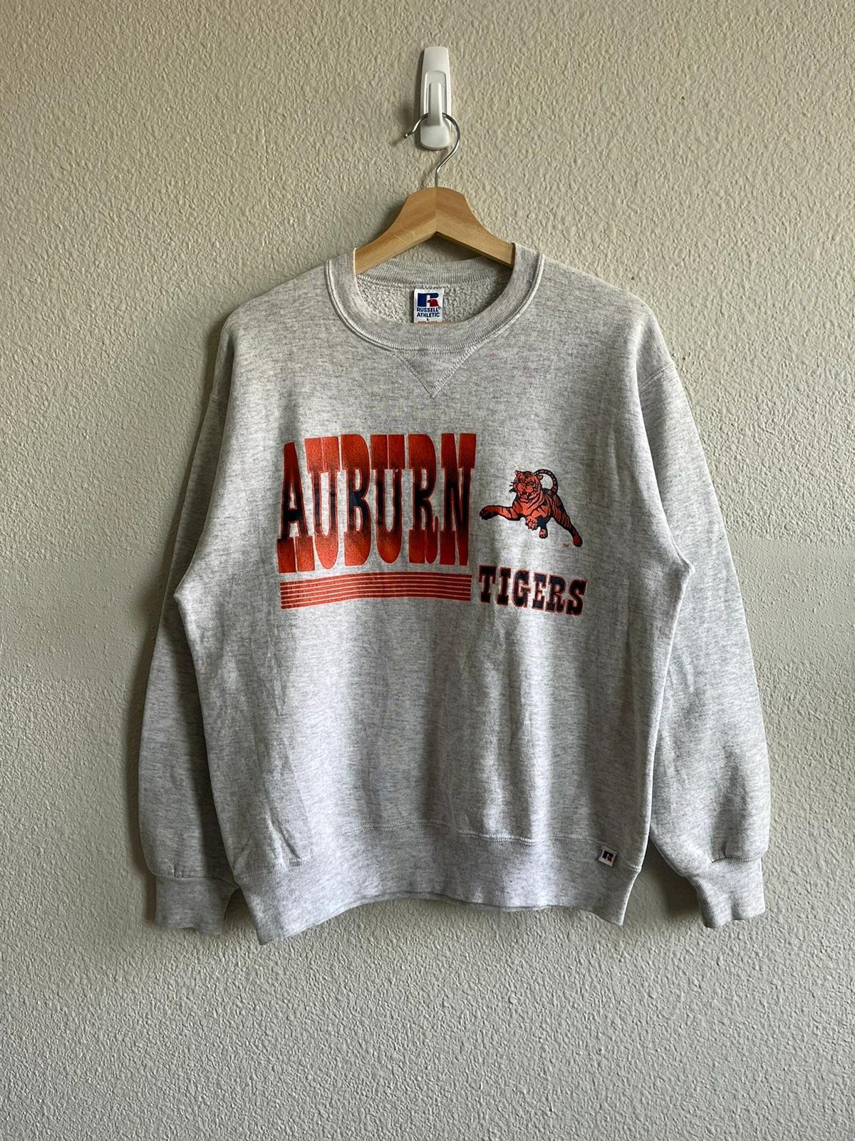 Vintage Style 90’s University Auburn Tigers Sweatshirt T-shirt Ideal Gift for NFL Fans