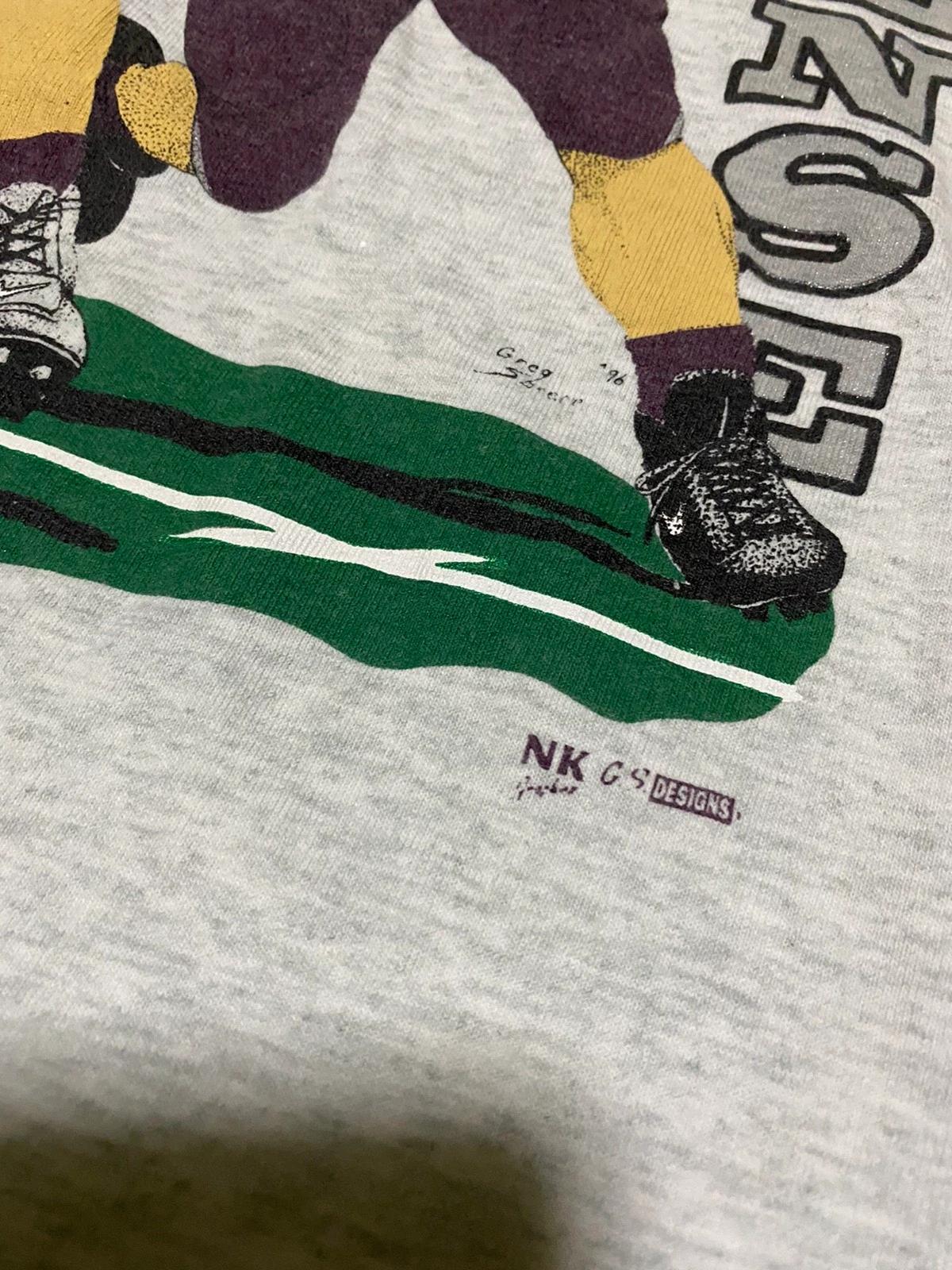 Vintage Style ‘96 Manheim Central Batons Offense Sweatshirt T-shirt Ideal Gift for NFL Fans - Image 3