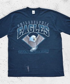Vintage Style ‘96 Philadelphia Eagles Sweatshirt T-shirt Ideal Gift for NFL Fans