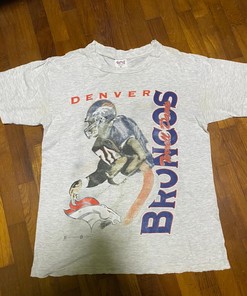 Vintage Style 97 Terrell Davis Denver Broncos NFL Sweatshirt T-shirt Ideal Gift for NFL Fans