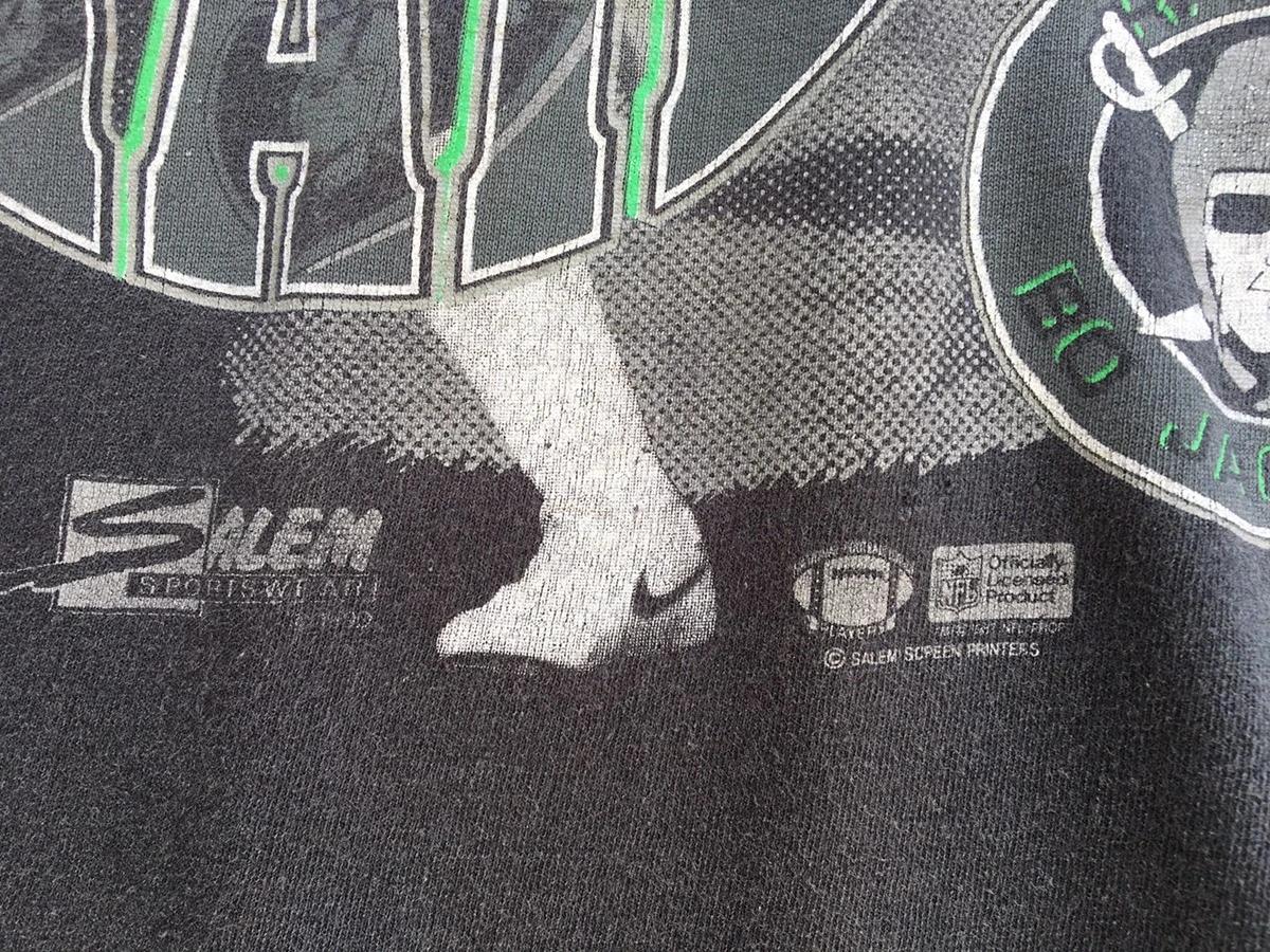 Vintage Style Bo Jackson Oakland Raiders Sweatshirt T-shirt Ideal Gift for NFL Fans - Image 3