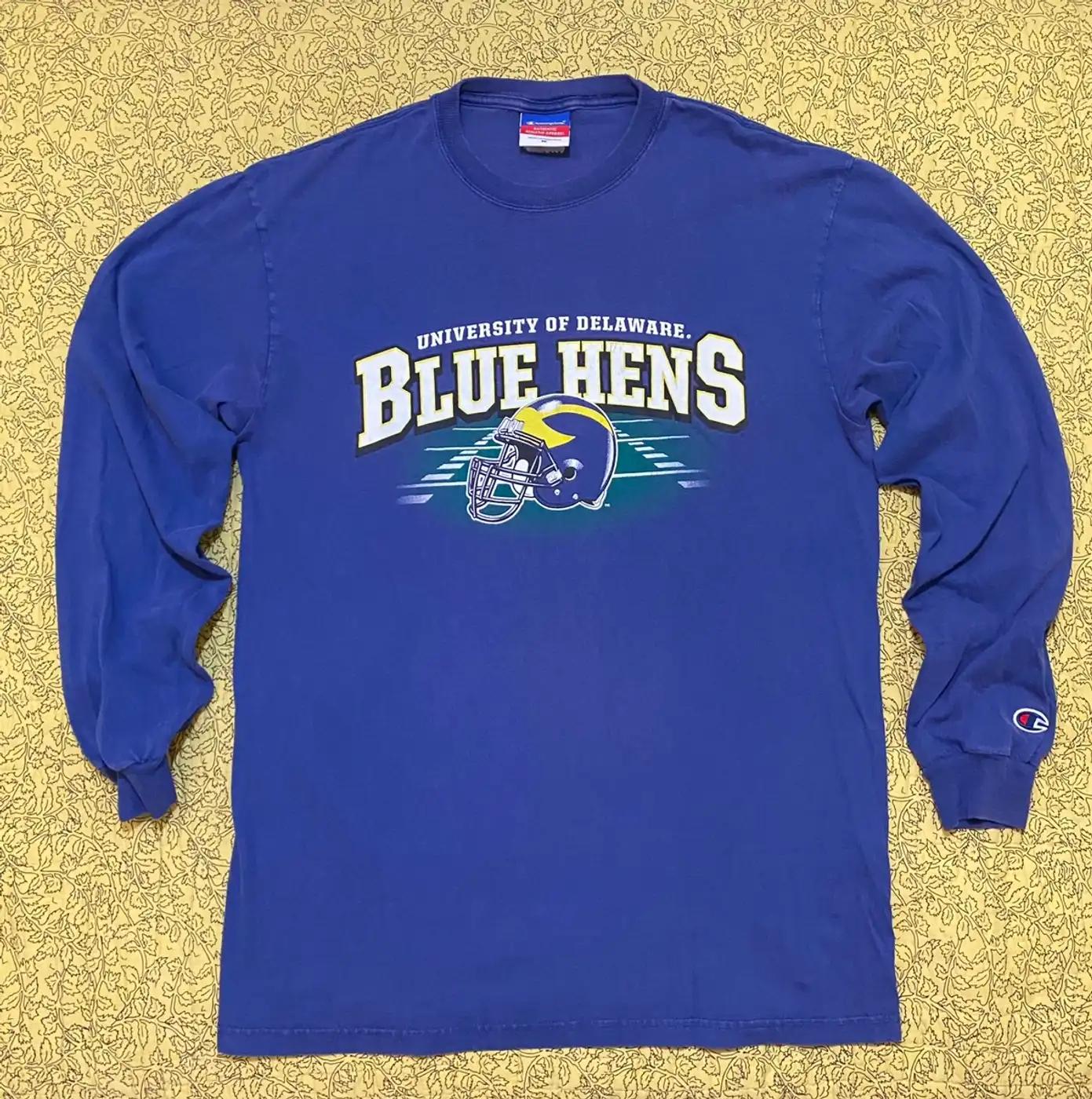 Vintage Style Champion 2003 Delaware Blue Hens T-Shirt Sweatshirt American Football Sweatshirt Sports Gifts