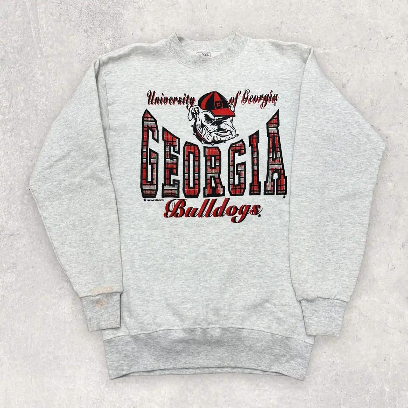 Vintage Style Georgia Bulldogs T-Shirt Sweatshirt Hoodie American Football Gifts Lover