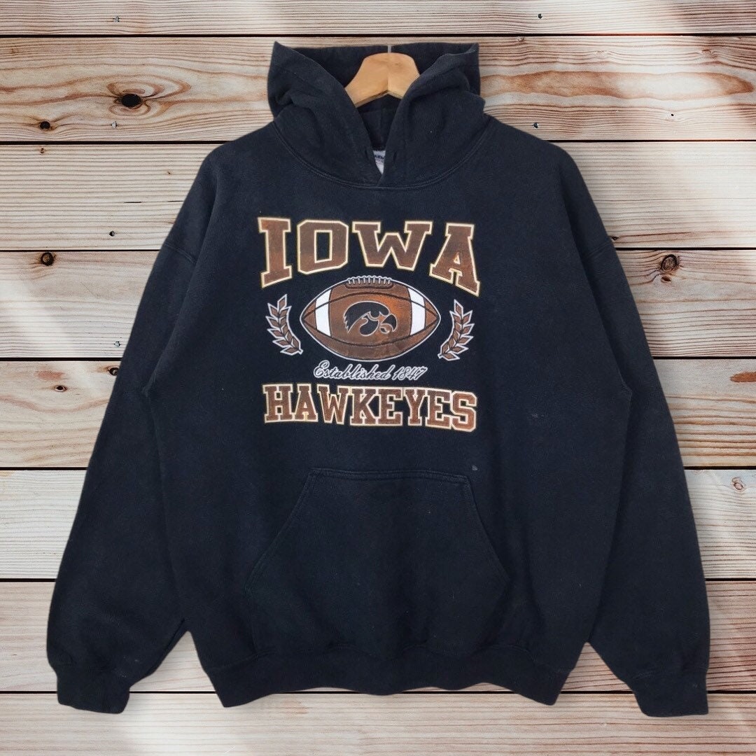 Vintage Style Iowa State University Hawkeyes Pullover Hoodie Printed Spell Out Logo Iowa Hawkeyes Sweater Pullover