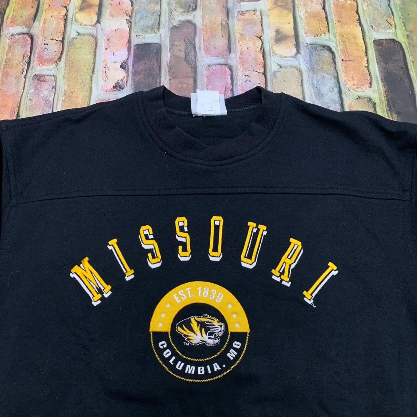 Vintage Style Missouri Tigers T-Shirt Sweatshirt Hoodie American Football Gifts Lover - Image 2