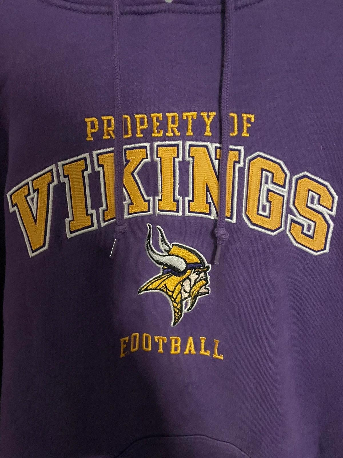Vintage Style NFL Vikings Sweatshirt T-shirt Ideal Gift for NFL Fans - Image 2