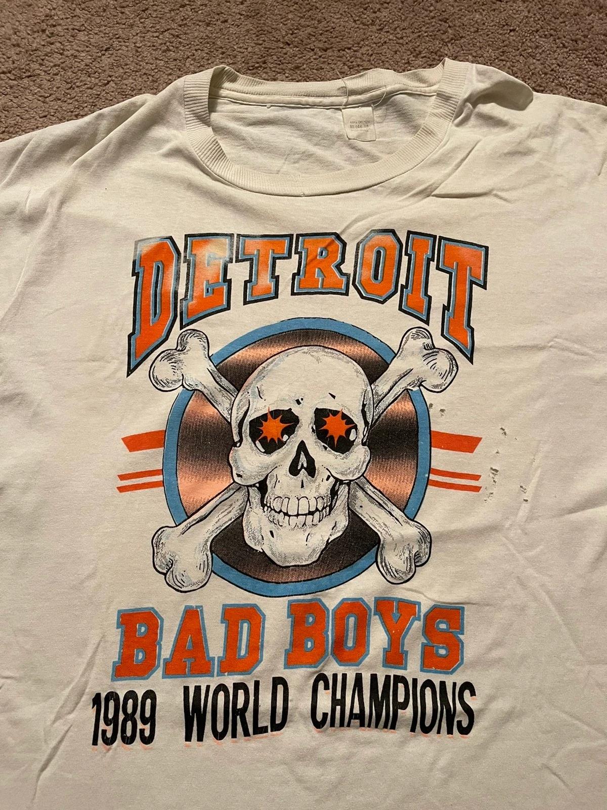 Vintage Style Nba Detroit Pistons 89 90 Bad Boys Shirt Distress Hoodie Sweatshirt Crewneck Sweatshirt Gifts For Fans - Image 2