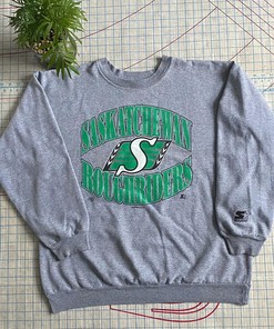Vintage Style Starter Saskatchewan Roughriders Sweatshirt T-shirt Ideal Gift for NFL Fans