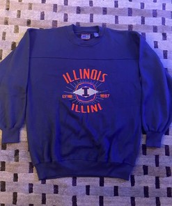 Vintage Style Uiuc Fighting Illini T-Shirt Sweatshirt Hoodie Crewneck Pullover American Football Gifts Lover