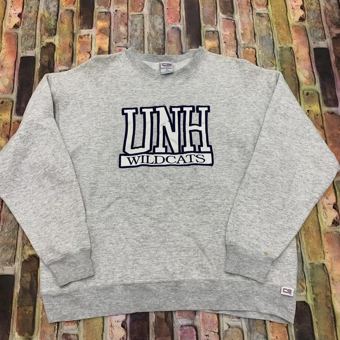 Vintage Style Unh Wildcats T-Shirt Sweatshirt Hoodie Crewneck Pullover American Football Gifts Lover