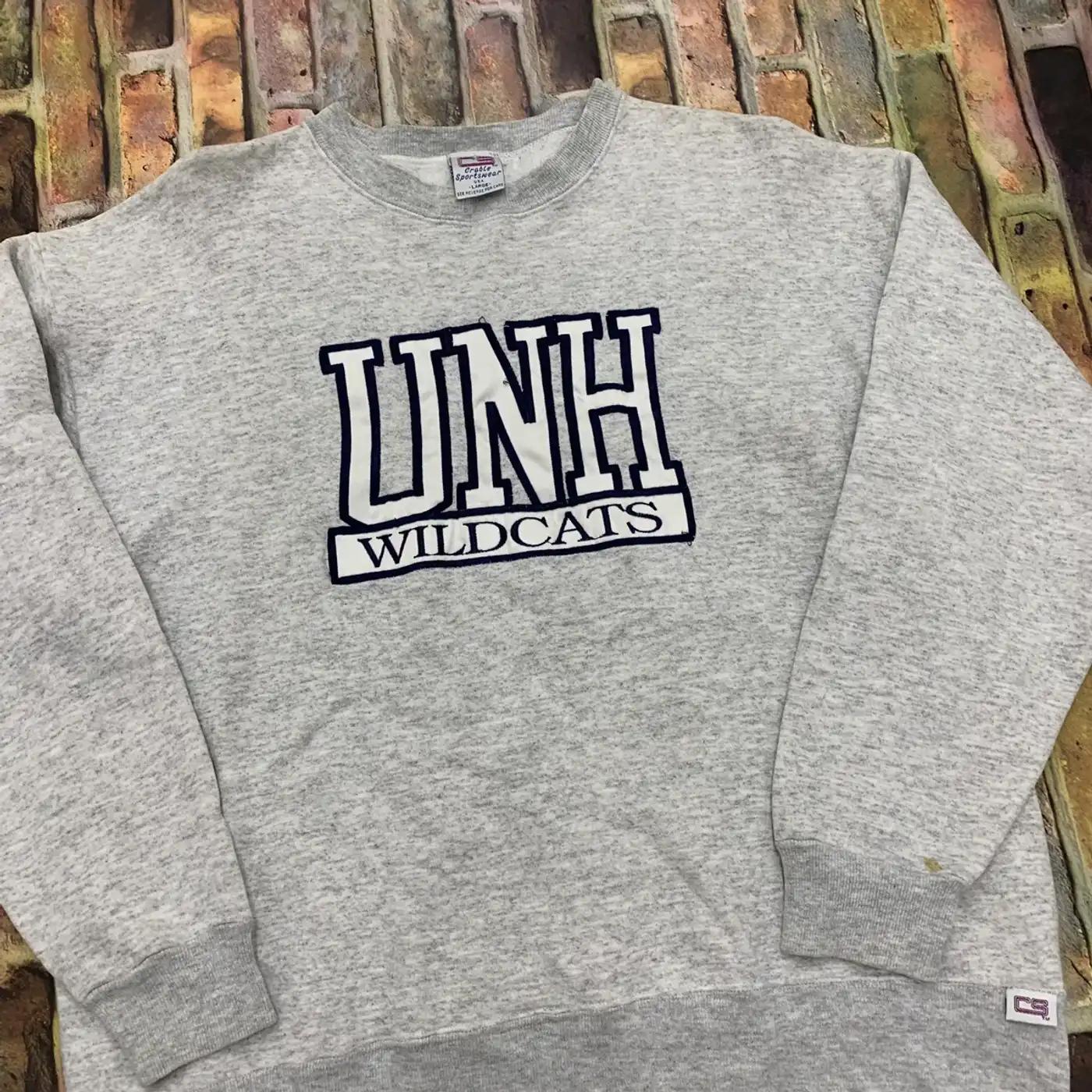 Vintage Style Unh Wildcats T-Shirt Sweatshirt Hoodie Crewneck Pullover American Football Gifts Lover - Image 2