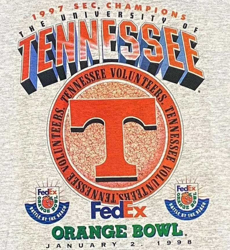Vintage Style University Of Tennessee Volunteers T-Shirt, Vintage Style 90S Shirt, Tennessee Volunteers Shirt - Image 2