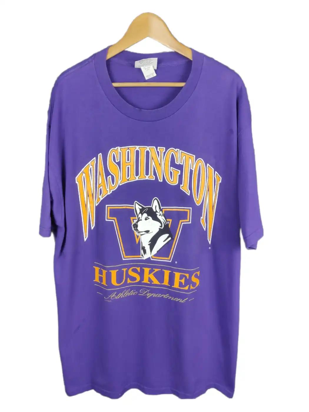 Vintage Style Washington Huskies Athletic Usa Football Team T-Shirt Sweatshirt American Football Sweatshirt Sports Gifts