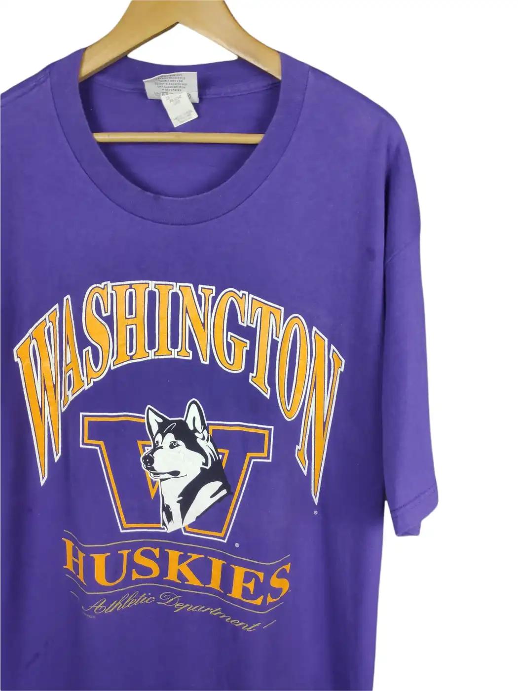 Vintage Style Washington Huskies Athletic Usa Football Team T-Shirt Sweatshirt American Football Sweatshirt Sports Gifts - Image 2