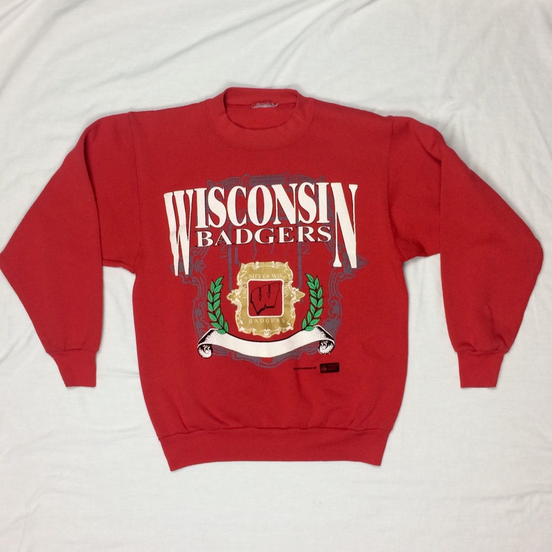 Vintage Style Wisconsin Badgers Crewneck Sweatshirt - Perfect NCAA Gift for Fans