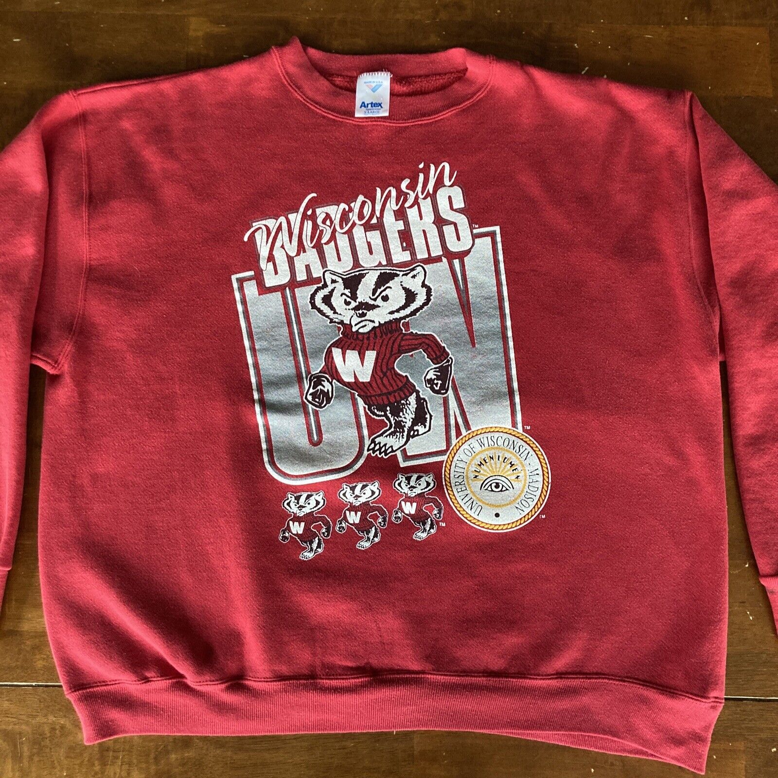 Vintage USA Wisconsin Badgers Red Bucky College Football Sweater - NCAA Hoodie