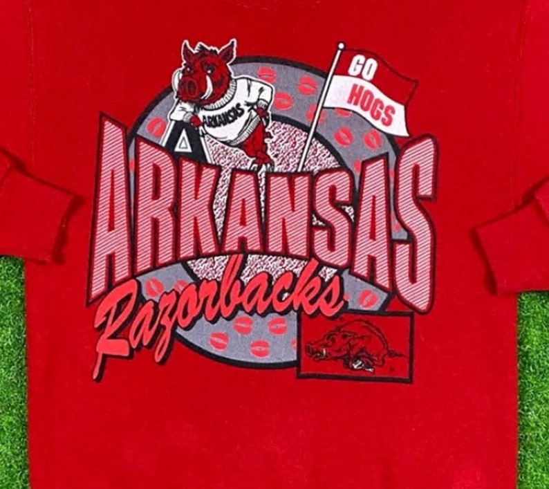 Vintage University Of Arkansas Razorbacks Ncaa Sweatshirt Retro 90S Arkansas Sweater - Image 2