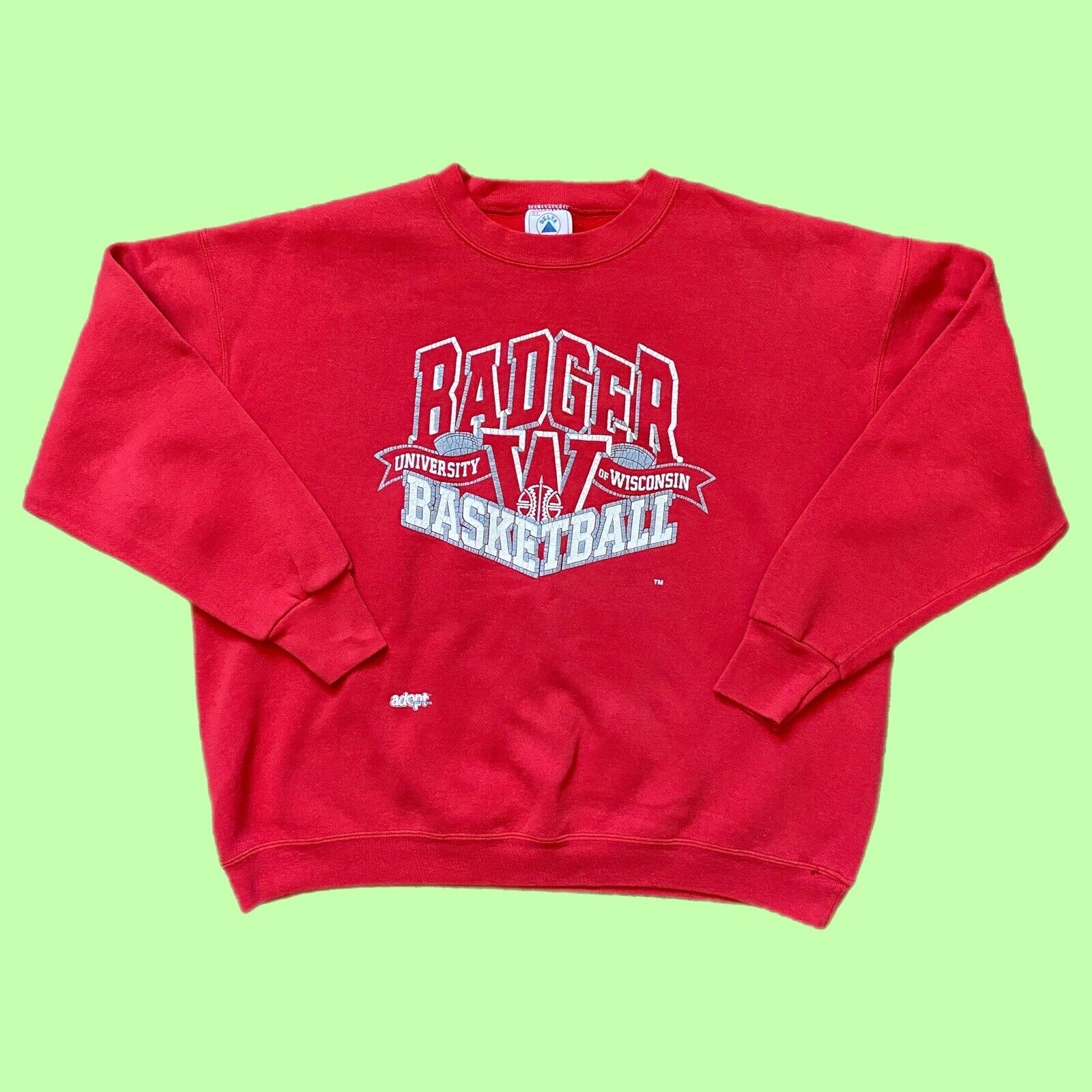 Vintage University of Wisconsin Badgers Basketball Sweatshirt - NCAA Fashion for Fans
