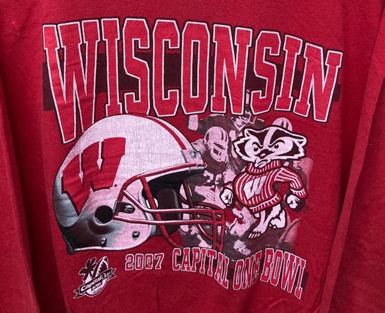 Vintage University of Wisconsin Badgers Sweatshirt 90s T-Shirt - NCAA Fan Gear - Image 2