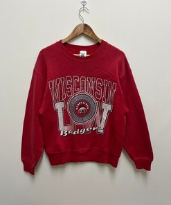 Vintage Wisconsin Badgers Crewneck Pullover Sweatshirt with 90s Print - Perfect for College Students and Fans