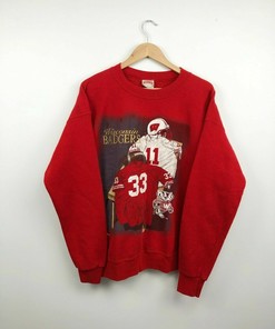 Vintage Wisconsin Badgers Mills Crew Neck Sweatshirt - Must-Have NCAA Gear