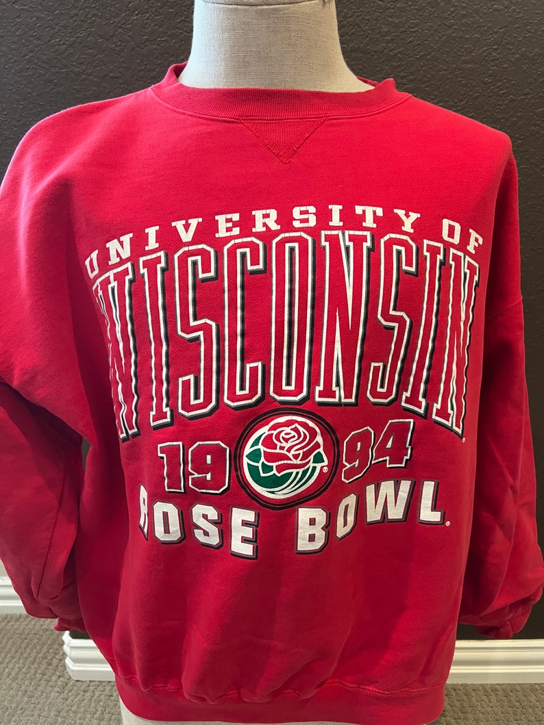Wisconsin Badgers 1994 Rose Bowl Crewneck Sweatshirt - Classic NCAA Clothing for Fans