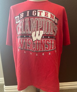 Wisconsin Badgers 1998 Big Ten Champs Red Shirt - Classic NCAA Clothing