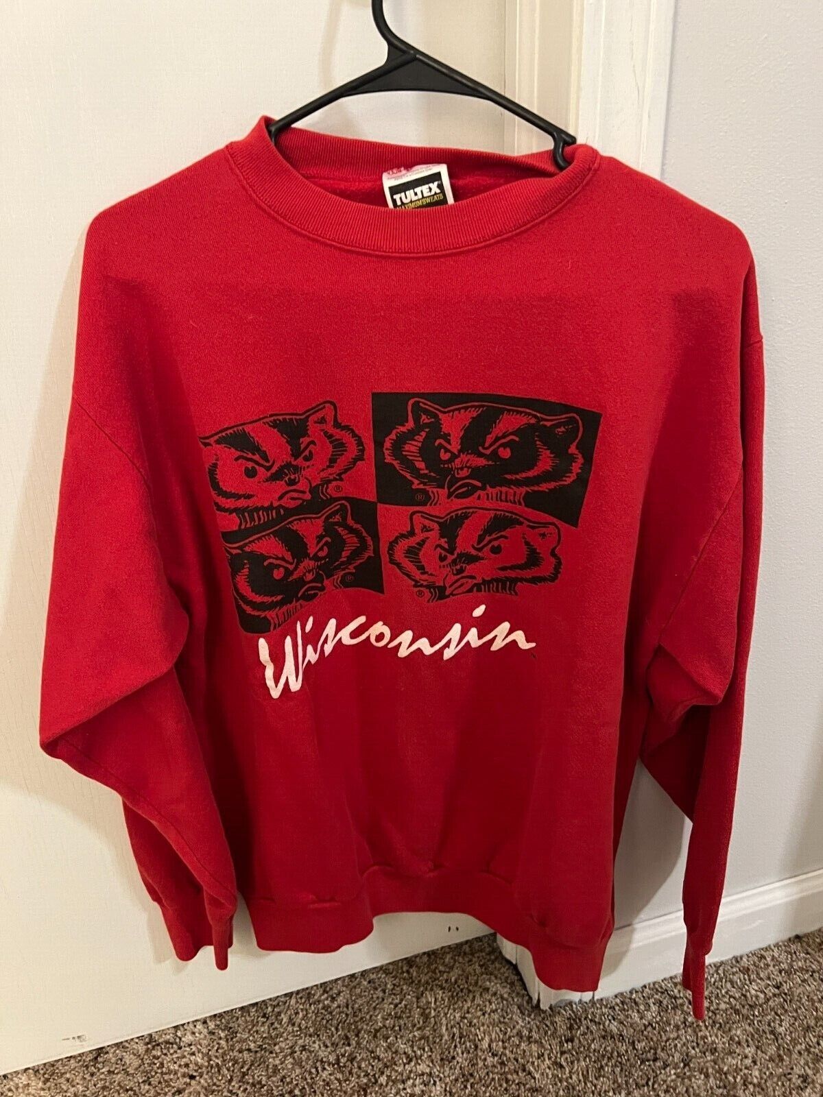 Wisconsin Badgers Vintage Crewneck Sweatshirt, Perfect Gift for NCAA Fans