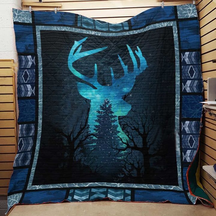 At Night Hunting Deer Hunting Lo Quilt Blanket for Hunting Lovers