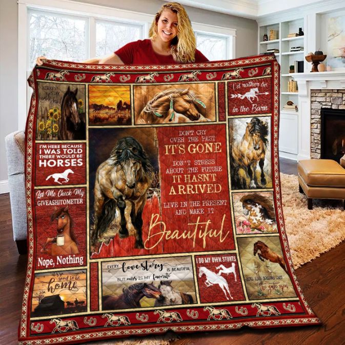 Beautiful Present Horse Quilt Bedding Set