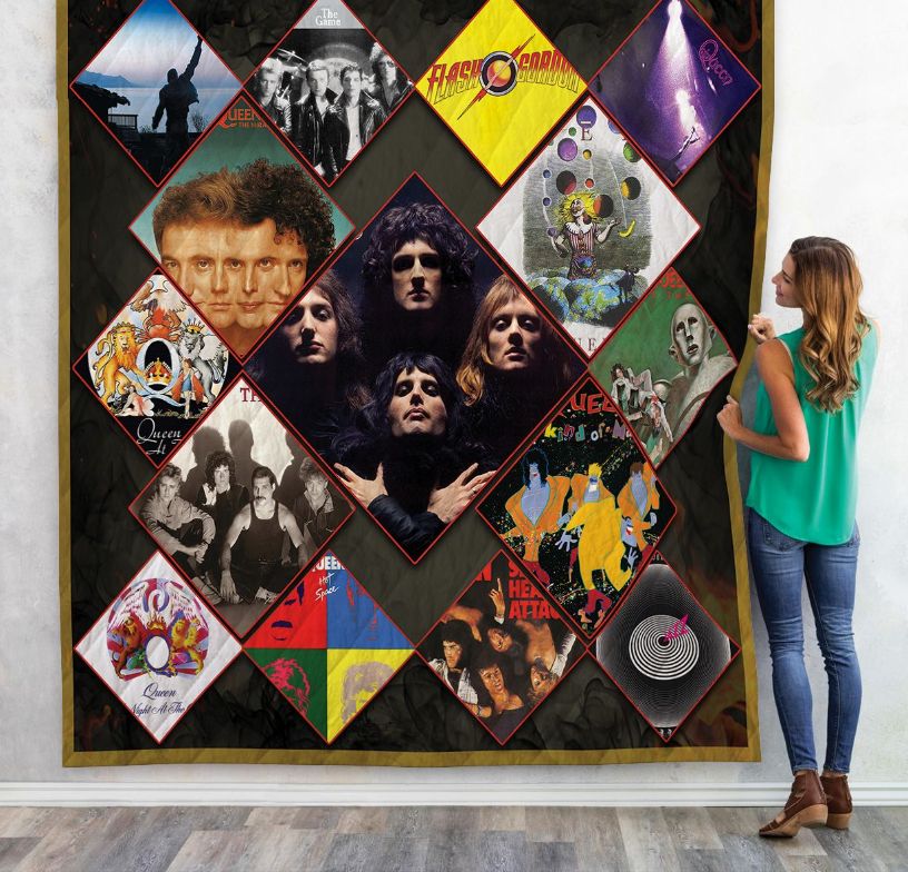 Celebrate your fandom with this Queen Quilt Bedding Set for Fans