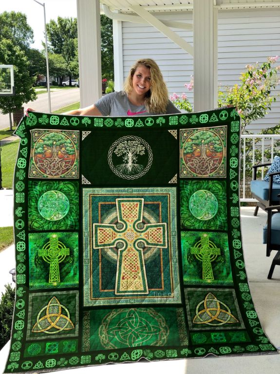 Celtic Cross Quilt Blanket with Full Size Quilt Bed Set