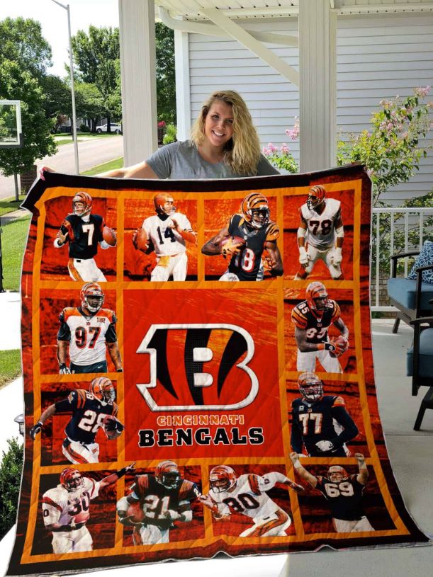 Cincinnati Bengals Quilt Bedding Set - Show your support for the Bengals with this cozy quilt bedding set.