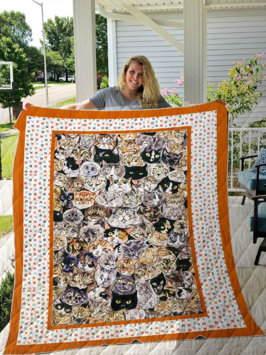 Colorful Dots Quilted Cat Lo Blanket - A Beautiful Addition to Your Quilt Bedding Set