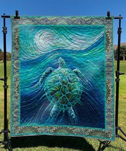 Colorful Sea Turtle Art Quilt Blanket: Ideal for Gifting