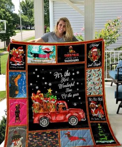 Dachshund Christmas Collection Quilt Blanket - A Festive Furry Friend for the Holidays