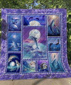 Dolphin and Moon Aesthetic Dolphin Lo Quilt Blanket - A Chic and Modern Look for Your Bedding