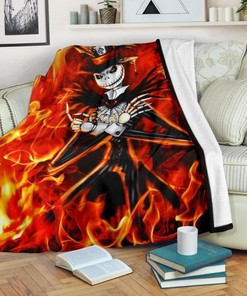 Fans of Nightmare Before Christmas will love this cozy and stylish Jack Skellington quilt blanket.