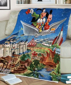 Festive Mickey and Friends Quilt Blanket for Comfy Sofa Throw Gift - Cute and Warm